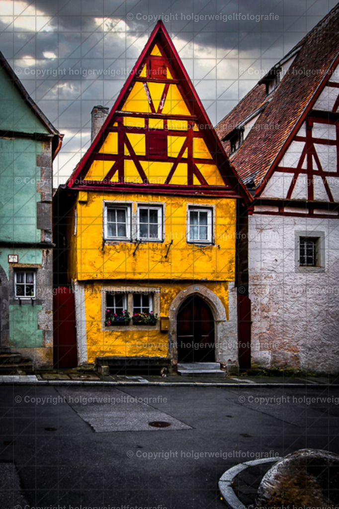 Little yellow house | Kaufen sie online außergewöhnliche Fotografien auf Leinwand Acrylglas Fotoprint Aludibond von holgerweigeltfotografie - Realisiert mit Pictrs.com