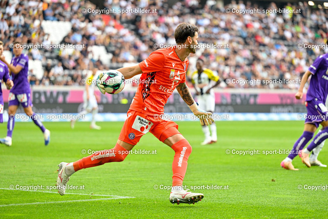 AUT, Admiral Bundesliga, LASK Linz vs FK Austria Wien | 17.08.2025, Raiffeisen Arena Linz, AUT, Admiral Bundesliga, LASK Linz vs FK Austria Wien, im Bild Samuel Sahin-Radlinger (FK Austria Wien)