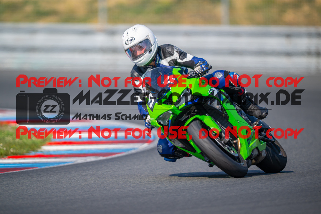 MaZZes-Fotomatrix-20260805-524455 | OPEN