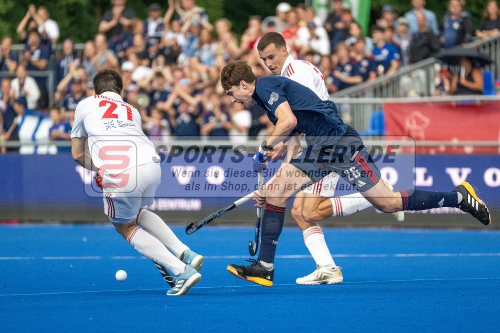 Final4_20250531-2014-Z09_3802 | Krefeld, Deutschland, 31.05.2025:  Feldhockey Final4 2025 – „Deutsche Feldhockey-Meisterschaften 2025“ im Gerd-Wellen-Hockeyanlage am 31.05.2025 in Krefeld, Deutschland. (Foto von Kramhöller/Fehrmann/Kaste)Krefeld, Germany, 31.05.2025: Feldhockey Final4 2025 – „Deutsche Feldhockey-Meisterschaften 2025“ in Gerd-Wellen-Hockeyanlage at 31.05.2025 in Krefeld, Deutschland. (Foto from Kramhöller/Fehrmann/Kaste)