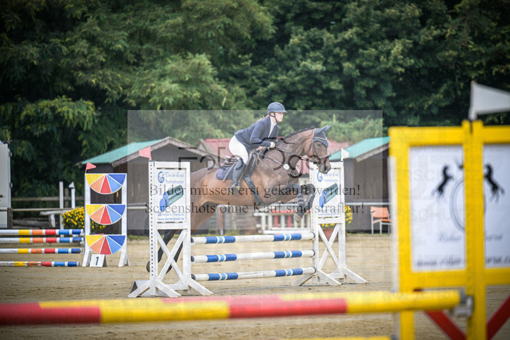 DOS_1064 | Entdecke hochwertige Reitturnierfotos von Foto Oger. Professionell, emotional und authentisch – jetzt Lieblingsmomente im Shop bestellen.Deutschlandweite Turnierfotografie. - Realisiert mit Pictrs.com
