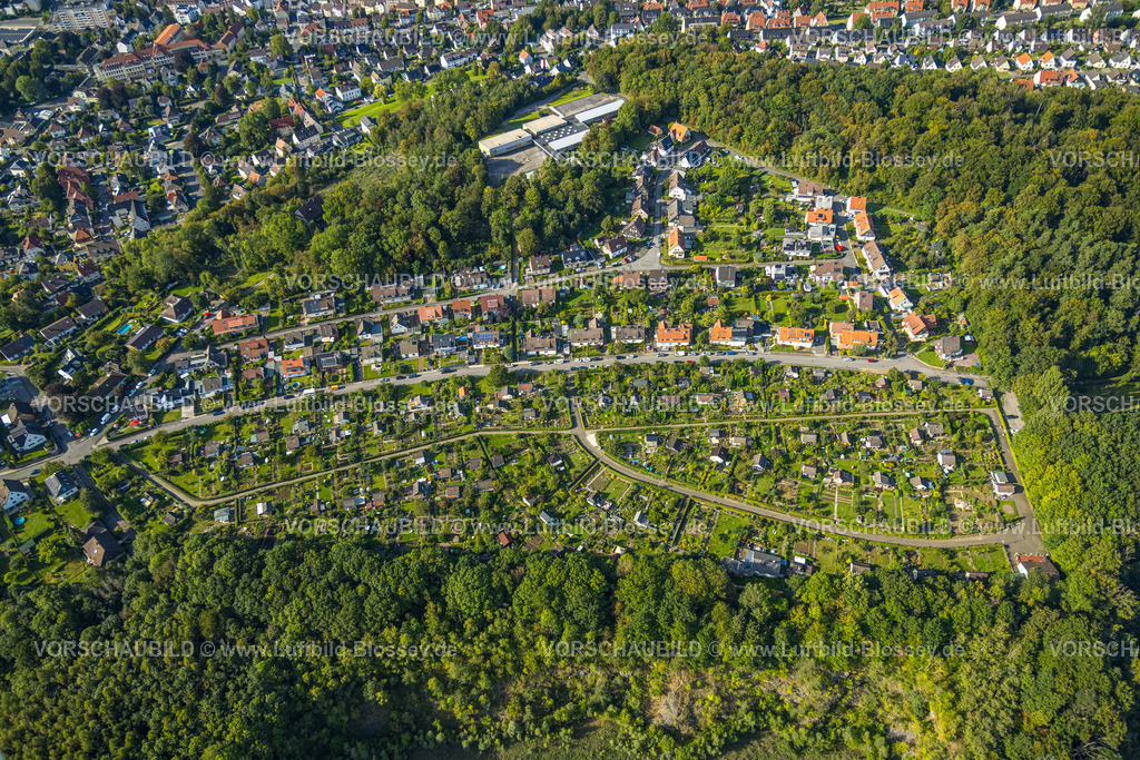 Hagen230902846 | Luftbild, Wohnsiedlung Auf der Heide, im grünen Waldgebiet, Heideschule Hohenlimburg, Hohenlimburg, Hagen, Ruhrgebiet, Nordrhein-Westfalen, Deutschland