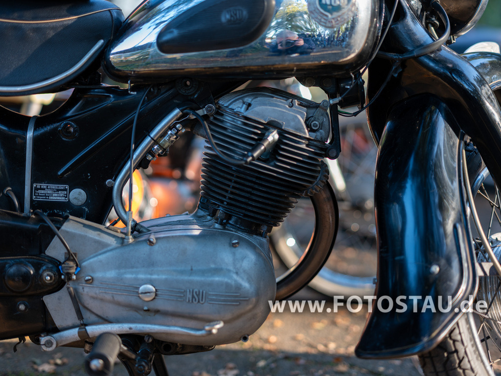 20251018-00100 | Syke Barrien 2025 Oldtimer Treffen - Realisiert mit Pictrs.com