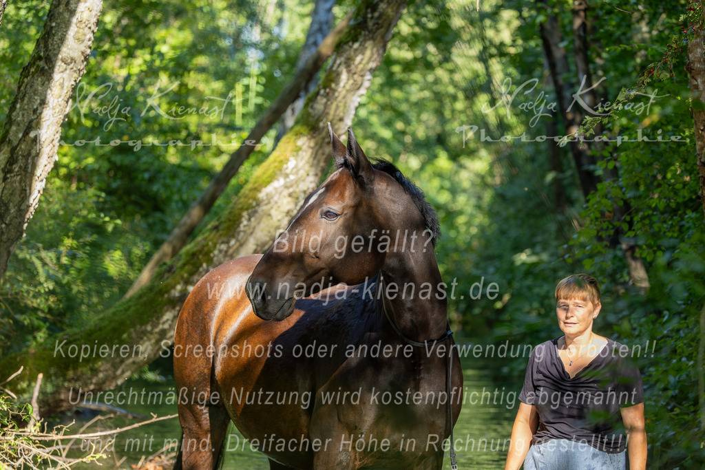 Auswahl_Photographie_Nadja_Kienast__IE_8629-Verbessert-RR | Ich biete Ihnen einzigartige und individuelle Fotoshootings mit Ihren Tieren.
In individuellen Coachings lernen Sie, wie sie von Ihrem Pferd, Ihrer Katze, Ihrem Hund oder einfach Ihrem persönlichen Lieblingstier eindrucksvolle Fotos machen können.