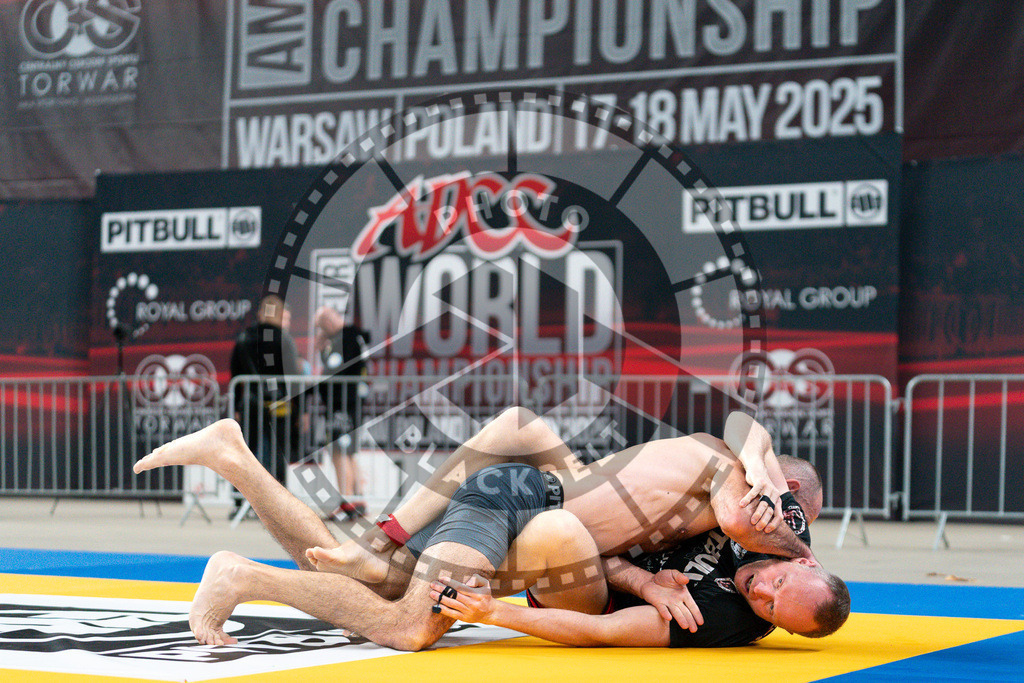 20250517PBB3247 | Athletes compete during the first day of the ADCC Amateur World Championship on May 15, 2025 in Warsaw, Poland. © Chiara Dazi / photoblackbelt