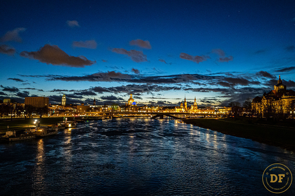 3-6947-no-Logo | Geschenke, Wandbilder und Accessoires mit Motiven aus Dresden und anderen schönen Orten zur Verschönerung Deines zu Hauses und zum verschenken gewünscht? Wähle Deine Lieblingsbild auf dem Produkt Deiner Wahl. 