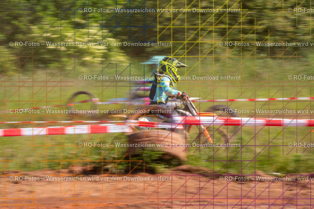 Wolfshausen 1 Lauf -532 | Sportfotografie von RO-Fotos: Motorsport, Motocross, Enduro, Laufveranstaltungen und Triathlon. Professionelle Fotos von Sportlern und Events. - Realisiert mit Pictrs.com