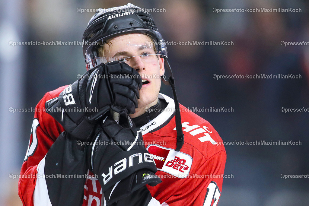 KoeDEL14032402113 | 14.03.2024, Köln, Eishockey, Penny DEL, Pre-Playoffs Spieltag 3, Lanxess-Arena, Kölner Haie - ERC Ingolstadt: Jan Luca Sennhenn (Kölner Haie)