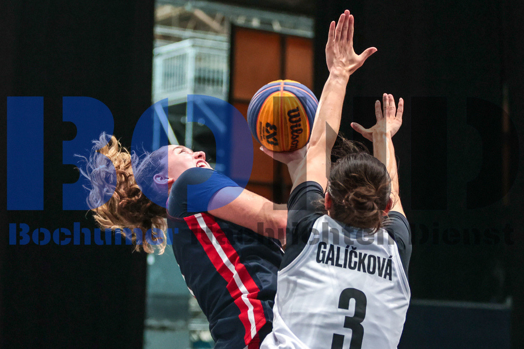 SES_RRG3x320250720-65 | bond - Realisiert mit Pictrs.com