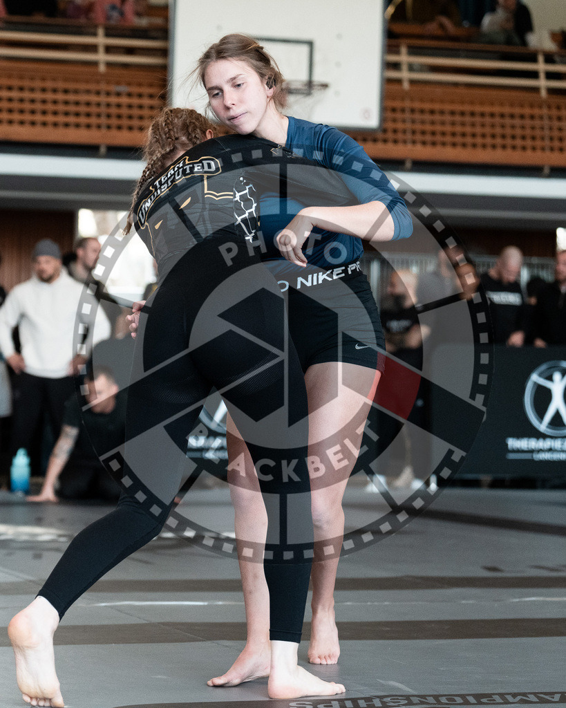 20251129PBB7421 | Fighters compete during the luta livre competition ILLCS XI winter edition on November 29, 2025 in Hannover, Germany.