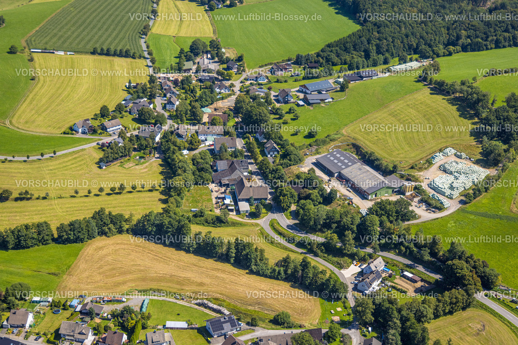Drolshagen250810197 | Luftbild, Wohngebiet Ortsansicht Ortsteil Brachtpe, Drolshagen, Sauerland, Nordrhein-Westfalen, Deutschland