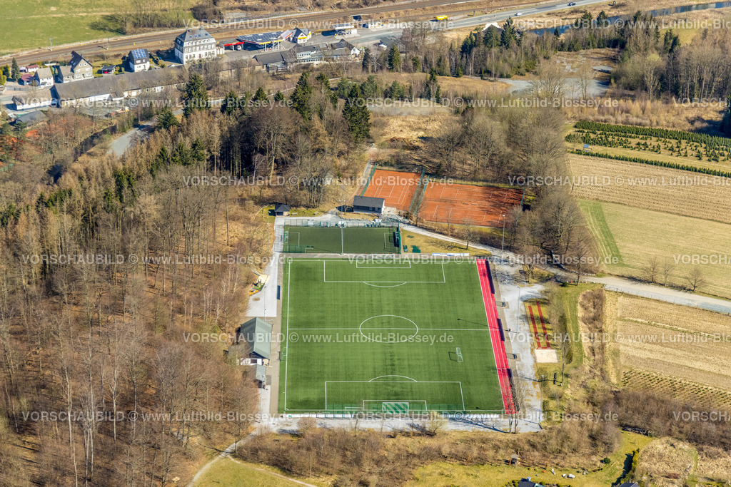 HB-Bestwig220302979 | Luftbild, Sportplatz Ostwig und Tennisplätze in Bestwig, Sauerland, Nordrhein-Westfalen, Deutschland