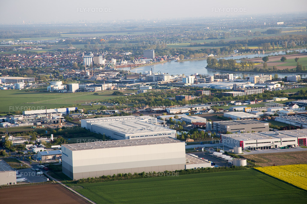 Luftbild: Industrie- und Gewerbegebiet NO mit Grieshaber Logistic Group AG in Biebesheim am Rhein im Bundesland Hessen in Deutschland. Foto: IMG_077710.jpg vom 23.04.2015 durch Werner Riehm/FLY-FOTO.de