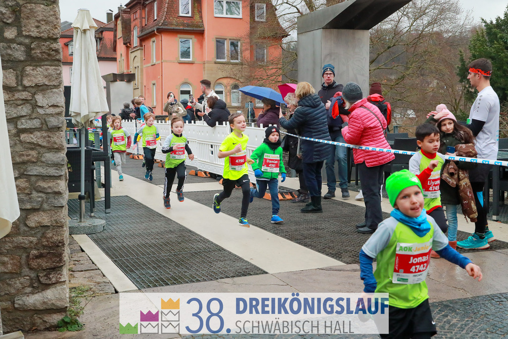400m AOK Junior Cup | 3 Koenigslauf 2024 400m AOK Junior Cup - Realisiert mit Pictrs.com