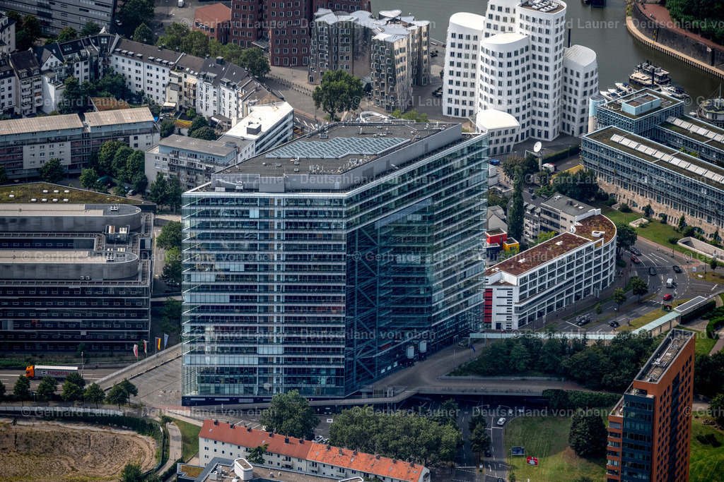 4049273 | Stadttor Düsseldorf