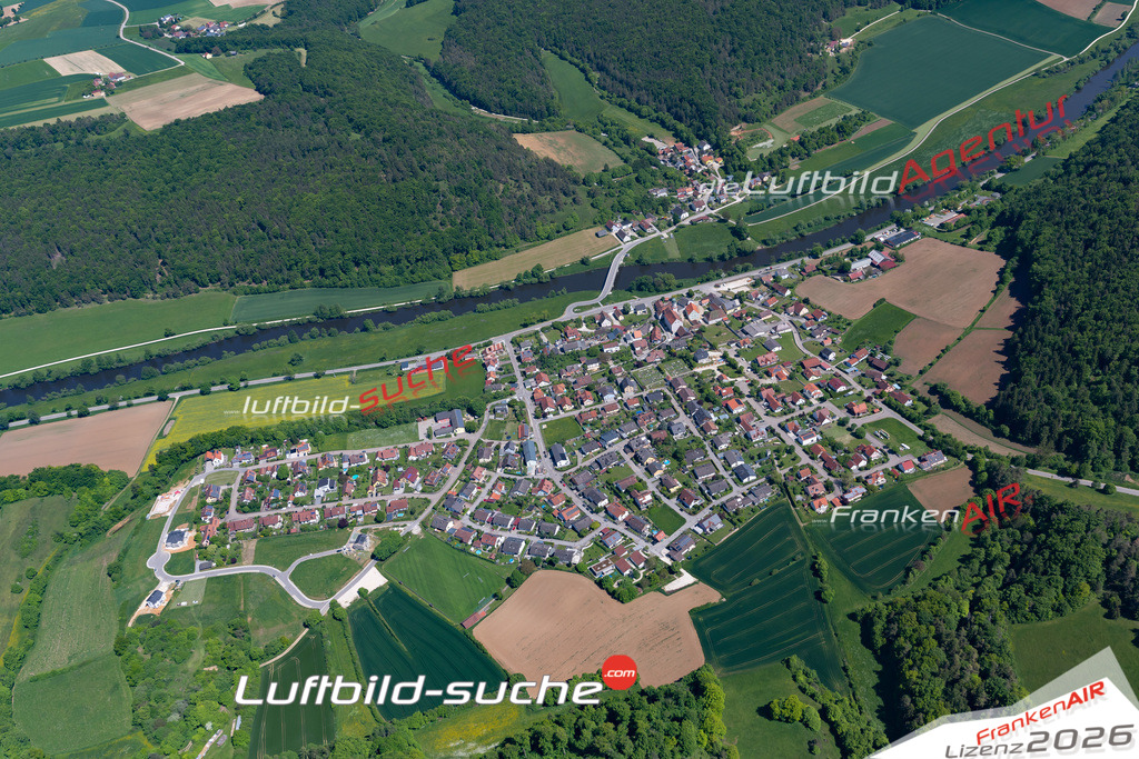 Das Luftbild der Stadt Duggendorf wurde 2021 vom Flugzeug heraus erstellt (keine Drohne) Aufnahmehöhe ca.450 Meter- hohe Bildauflösung und Druck-Qualität garantiert!