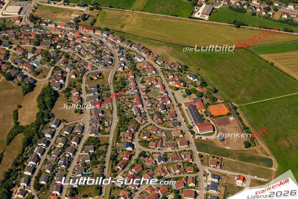 Aktuelles Luftbild von  Wellheim - Die Luftaufnahme wurde 2022 mittels UL-Flugzeug erstellt ( keine Drohne ) - hochauflösende Kamera-Systeme von  Canon -Beste Qualität - Für grossformatige Ausdrucke geeignet. Die Geschenkidee !
