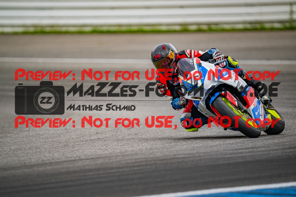 MaZZes_FotoMatrix_240701_6007705_3286 | WEISS