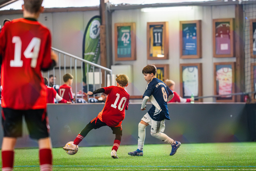 _BLR9690 | Professionelle Fußball- und Sportfotografie. Spielbilder online ansehen und kaufen – Einzelbilder oder komplette Galerien in hoher Qualität. - Realisiert mit Pictrs.com