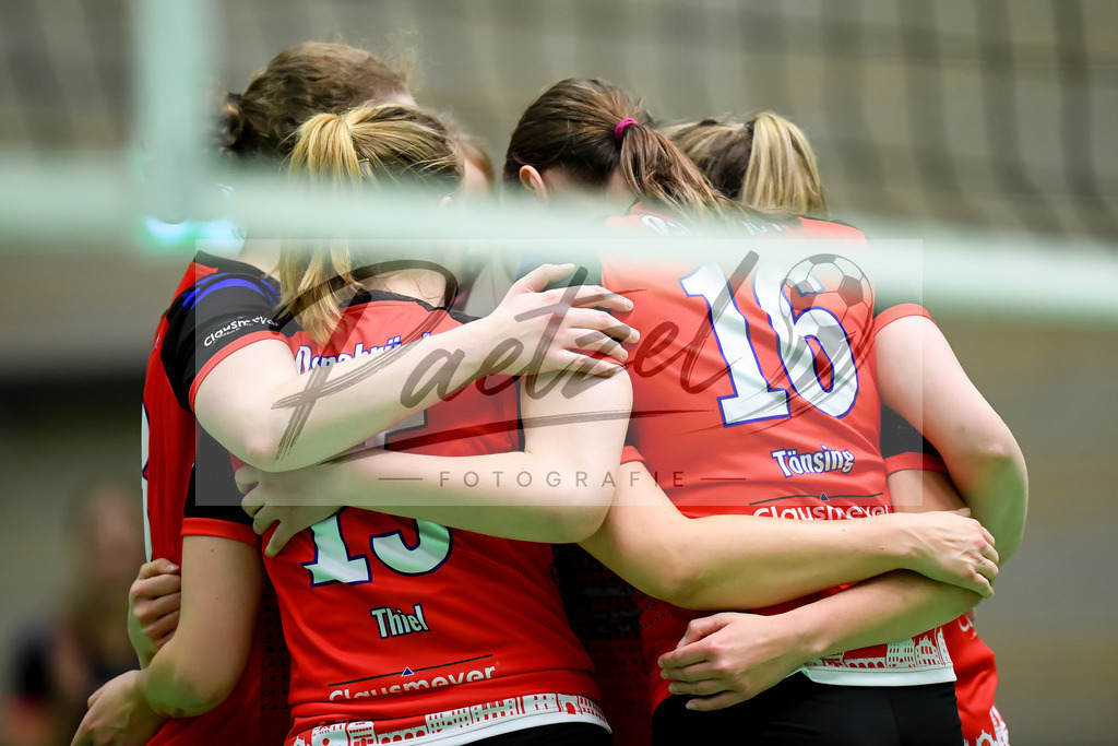 VCOBWA20211106_156 | Volleyball, Frauen:   bei dem Spiel der 3. Liga West zwischen VC Osnabrueck und SV BW Aasee in der Schlosswallhalle am 06.11.2021 in Osnabrueck, Deutschland. - Realisiert mit Pictrs.com