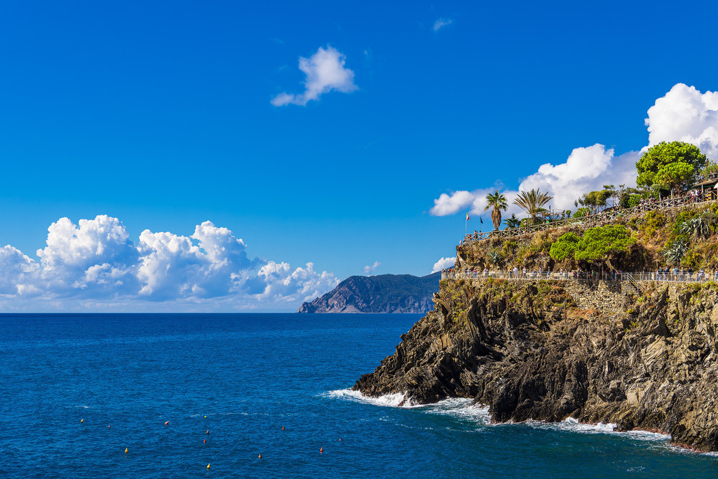 Felsen bei Manarola an der Mittelmeerküste in Italien | Felsen bei Manarola an der Mittelmeerküste in Italien.