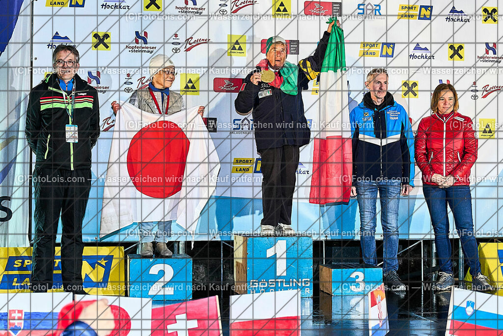 ALP2388_FMC-GS_Kat-C_Siegerehrung | (C)FotoLois.com, Alois Spandl, World Criterium Masters Ski Alpin 2023 Hochkar, WellcomeFeier mit Siegerehrungen Slalom A + GiantSlalom C, Mo 20. März 2023.