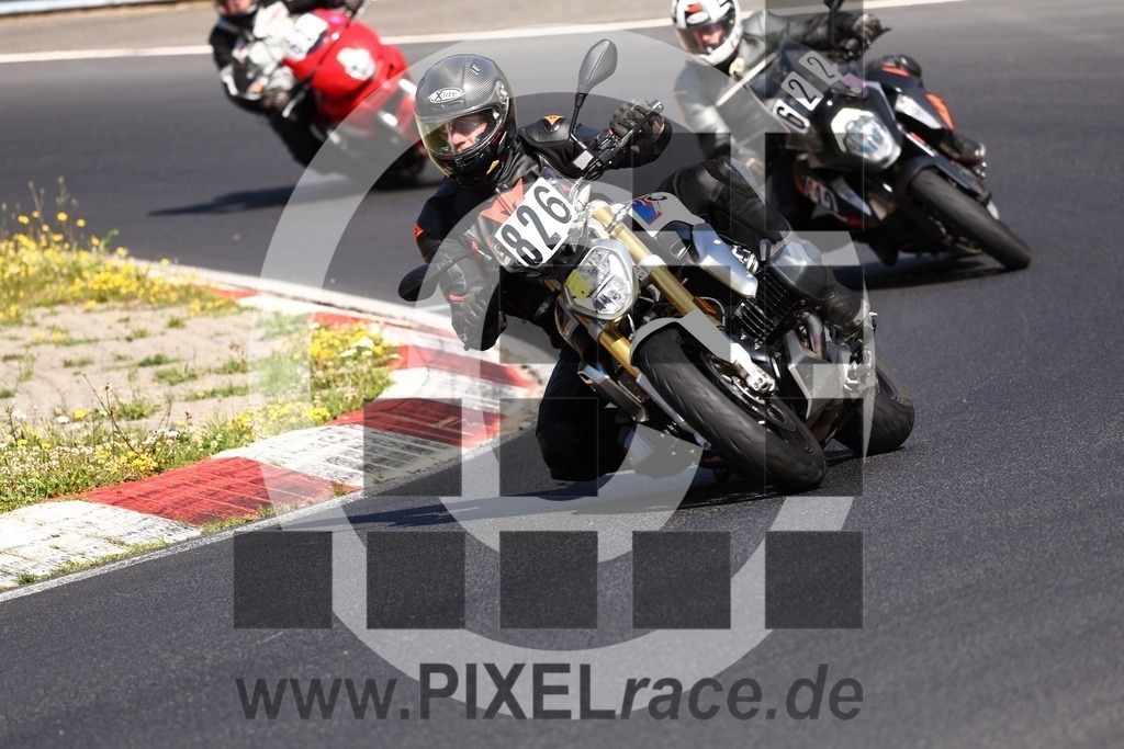 0826-20240730_02896 | Schöne Erinnerungen an spannende Momente - das festzuhalten ist unser Job. PIXELrace.de ist seit 2003 auf den Rennstrecken Europas unterwegs um die Action draußen beim Fahren und die wunderbare Stimmung imm Fahrerlager für euch einzufangen.