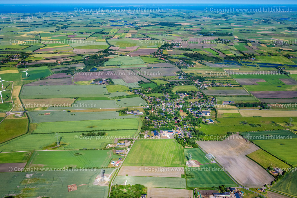 Braderup_ELS_7830100623 | BRADERUP 10.06.2023 Strukturen auf landwirtschaftlichen Feldern in Braderup im Bundesland Schleswig-Holstein, Deutschland. // Structures on agricultural fields in Braderup in the state Schleswig-Holstein, Germany. Foto: Martin Elsen