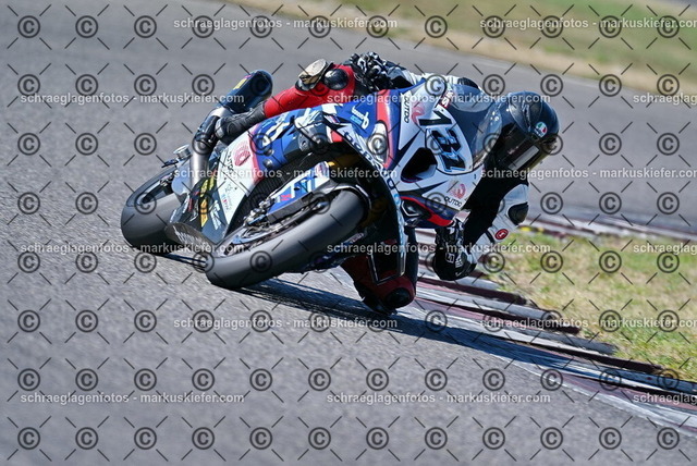 26bt04-0231 | markuskiefer.com - Realisiert mit Pictrs.com