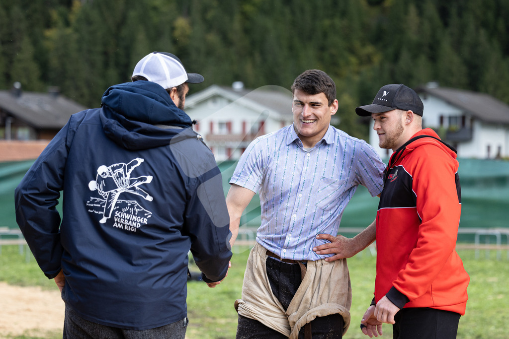 Unteriberg2025_2812 | Die Schwinger des Schwyzer Kantonalen Schwingerverbandes: Fotos, die Dynamik und Leidenschaft festhalten, sowie emotionale Momente aus dem traditionellen Schwingsport zeigen. - Realisiert mit Pictrs.com