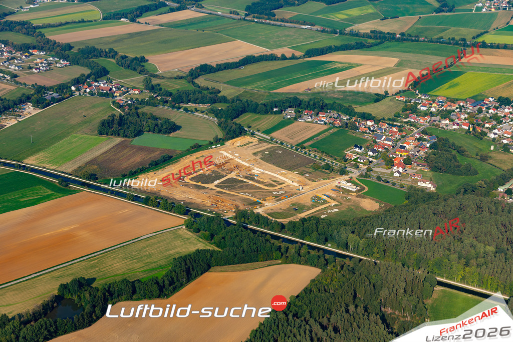 Die Luftbildaufnahme Richtheim - gewerbegebiet wurde 2020 mittels Flugzeug (keine Drohne) erstellt. Perfekte Schärfe und Druck- Ergebnisse- Garantiert!