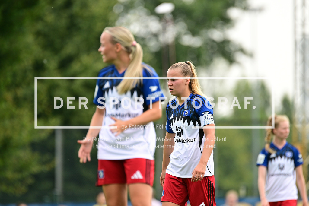 Fußball I Frauen I Saison 2025-2026 I Testspiel I Hamburger SV - Holstein Kiel I 57912 | Der Sportfotograf. - Realisiert mit Pictrs.com