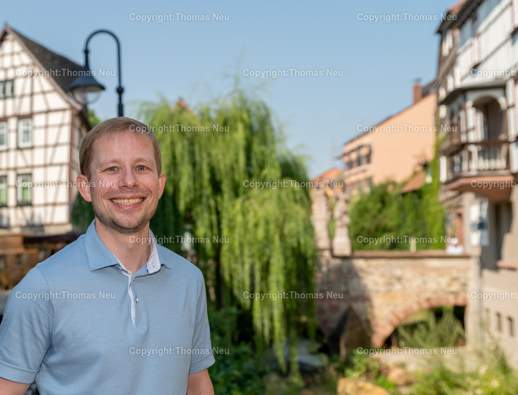 DSC_0813 | Serie Ortsvorsteher: Marco Weißmüller, Bensheim Mitte; hier mit Blick auf die Mittelbrücke,  Bild: Thomas Neu