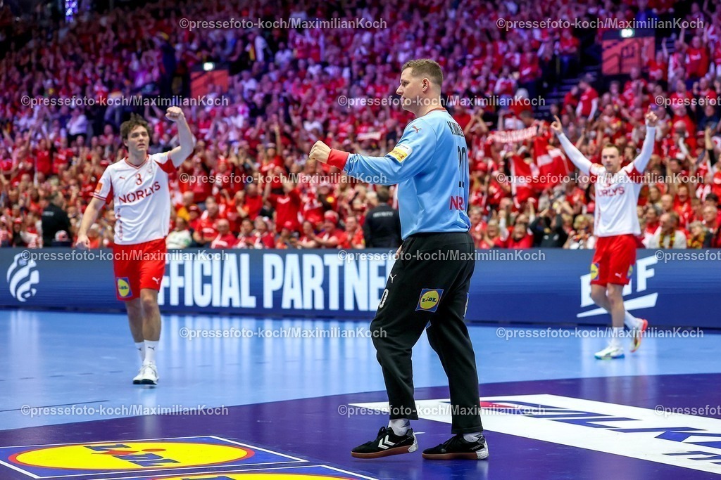 EHF26012603049 | 26.01.2026, Handball, Men's EHF EURO 2026, Deutschland - Dänemark, Jyske Bank Boxen in Herning, Dänemark, Main Round:  Kevin Moller (Denmark #20) jubelnd