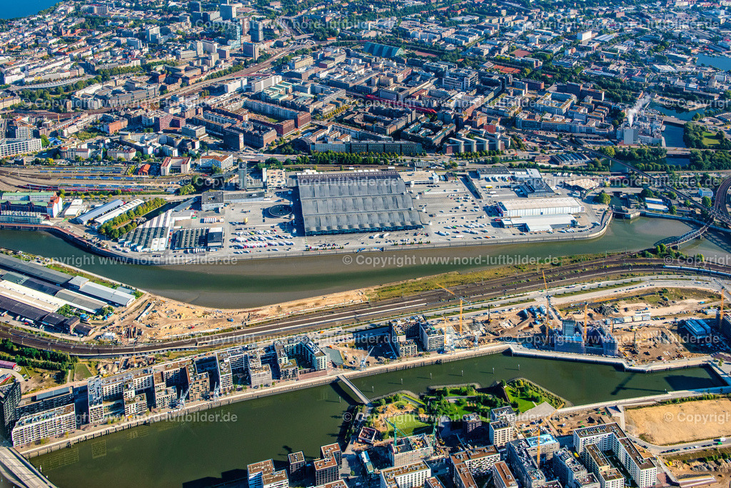 Hamburg_Grossmarkt_ELS_3859220922 | HAMBURG 22.09.2022 Gebäude des Großhandelszentrum für Blumen , Obst und Gemüse im Ortsteil Hammerbrook in Hamburg, Deutschland. // Building of the wholesale center fuer Blumen , Obst and Gemuese in the district Hammerbrook in Hamburg, Germany. Foto: Martin Elsen