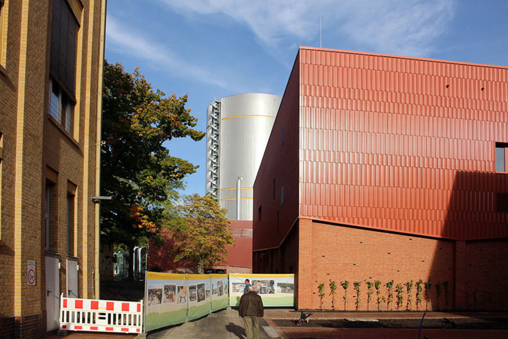 Heizkraftwerk Leipzig Süd | Das Team hinter BILDLEXIKON LEIPZIG bündelt historische wie aktuelle Informationen über die Stadt Leipzig in Text und Bild auf einer Plattform und stellt diese der interessierten Öffentlichkeit zur Verfügung.