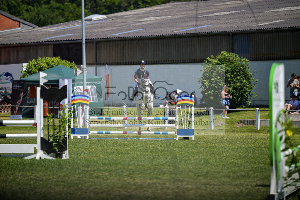 Reitturnier Voxtrup | Entdecke hochwertige Reitturnierfotos von Foto Oger. Professionell, emotional und authentisch – jetzt Lieblingsmomente im Shop bestellen.Deutschlandweite Turnierfotografie. - Realisiert mit Pictrs.com
