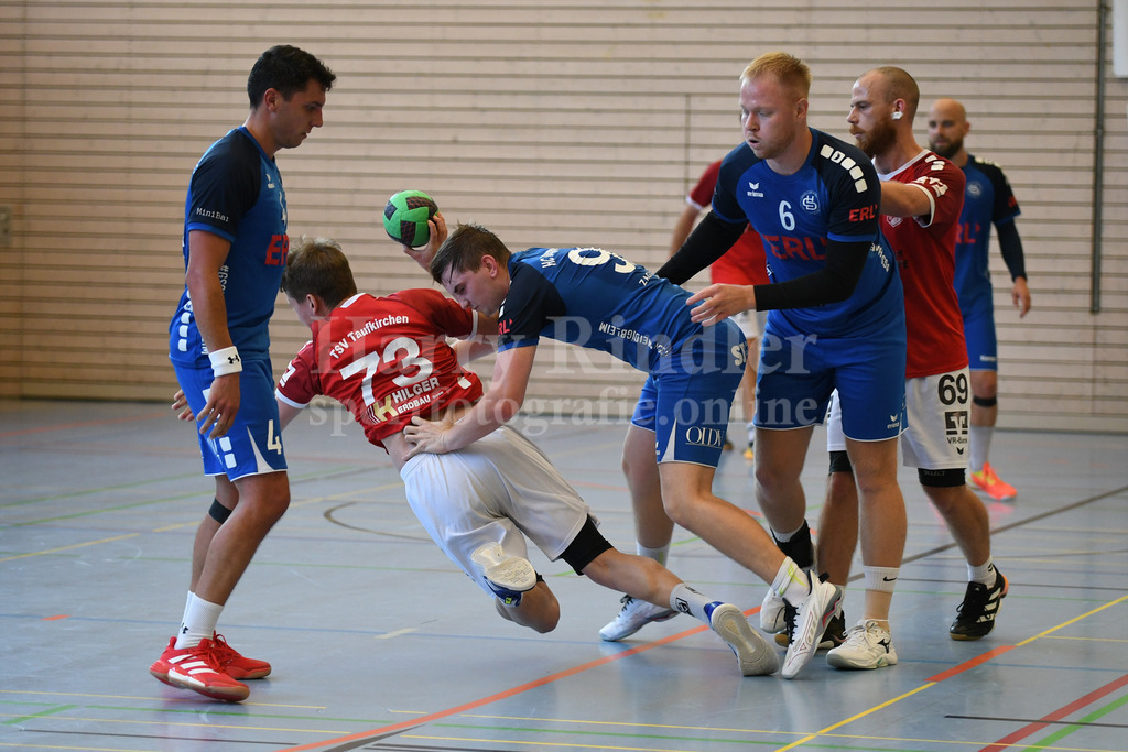 HC Deggendorf : TSV Taufkirchen/Vils | Mit allen Mitteln wird verteidigt HC Deggendorf : TSV Tauflirchen / Vils - Realisiert mit Pictrs.com