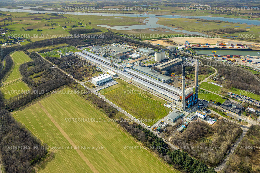 Voerde240309665 | Luftbild, Werk Trimet Aluminium SE Metallverarbeitungsunternehmen am Hafen Emmelsum, Fluss Rhein und Rheinaue, Wiesenfläche, Emmelsum, Voerde, Nordrhein-Westfalen, Deutschland