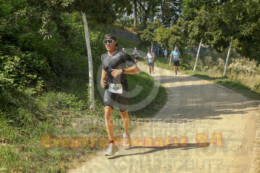 250824_1442_EX1_7241 | Sportfotografie im Rhein-Sieg Kreis, Köln, Bonn, NRW, Rheinland Pfalz, Hessen, etc. Unser Tätigkeitsfeld umfasst den Laufsport vom Volkslauf über den Marathon, Duathlon, Triathon bis zum Ultralauf wie Kölnpfad Ultra oder Schindertrail.