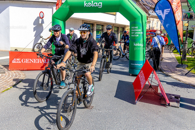 Ossiachersee autofrei - Start am Hauptplatz Feldkirchen | Bildershop von pixelworld.at - Realisiert mit Pictrs.com