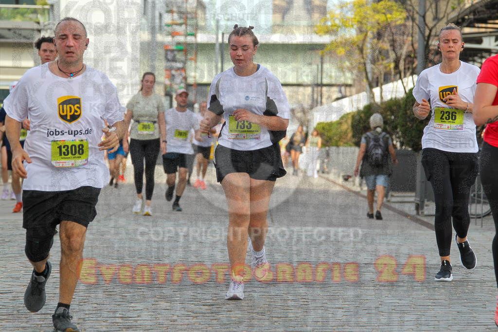 250920_1332_EV4_5959 | Sportfotografie im Rhein-Sieg Kreis, Köln, Bonn, NRW, Rheinland Pfalz, Hessen, etc. Unser Tätigkeitsfeld umfasst den Laufsport vom Volkslauf über den Marathon, Duathlon, Triathon bis zum Ultralauf wie Kölnpfad Ultra oder Schindertrail.