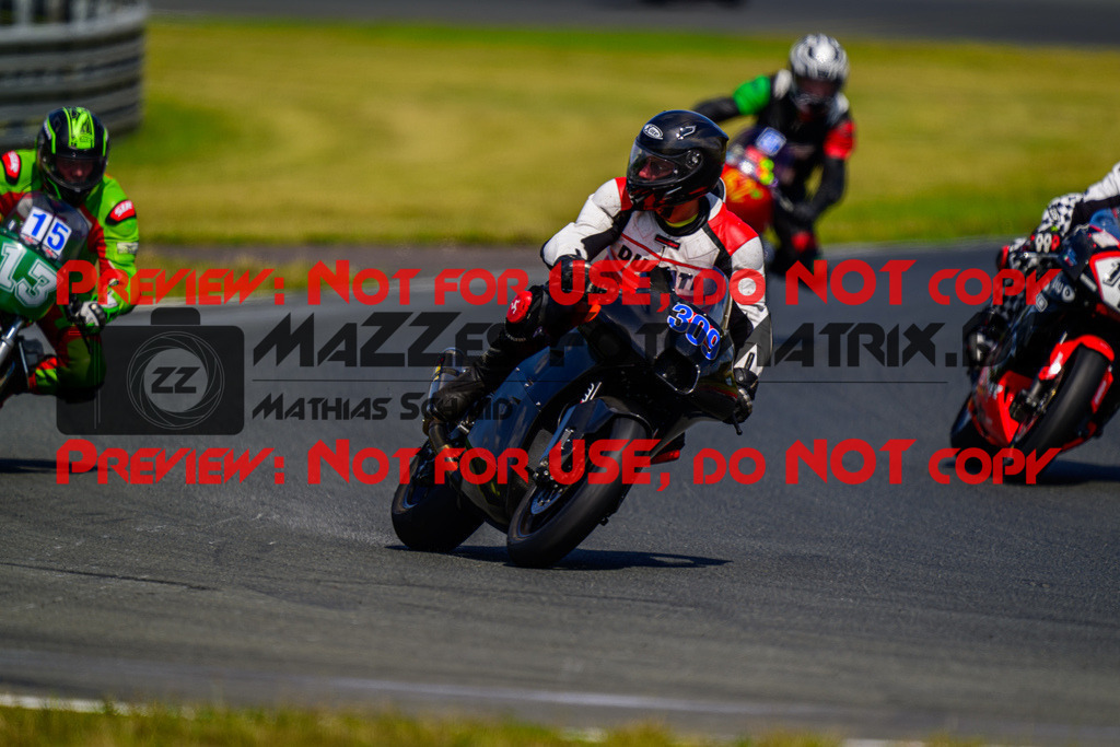 MaZZes_FotoMatrix_240725_6007705_0498 | BLAU