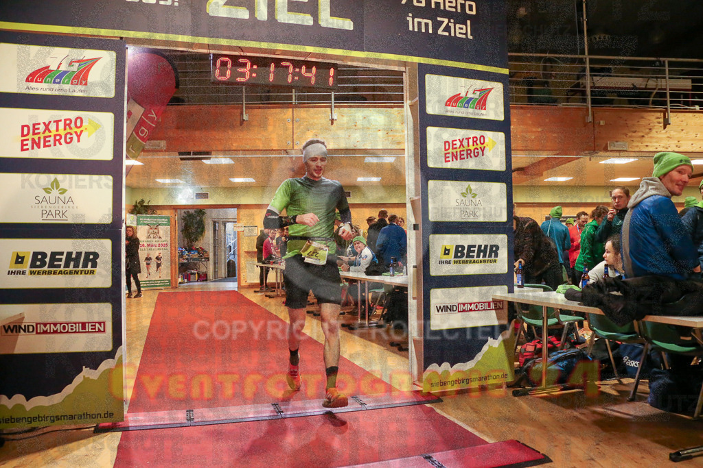241208_1220_EX1_7591 | Sportfotografie im Rhein-Sieg Kreis, Köln, Bonn, NRW, Rheinland Pfalz, Hessen, etc. Unser Tätigkeitsfeld umfasst den Laufsport vom Volkslauf über den Marathon, Duathlon, Triathon bis zum Ultralauf wie Kölnpfad Ultra oder Schindertrail.