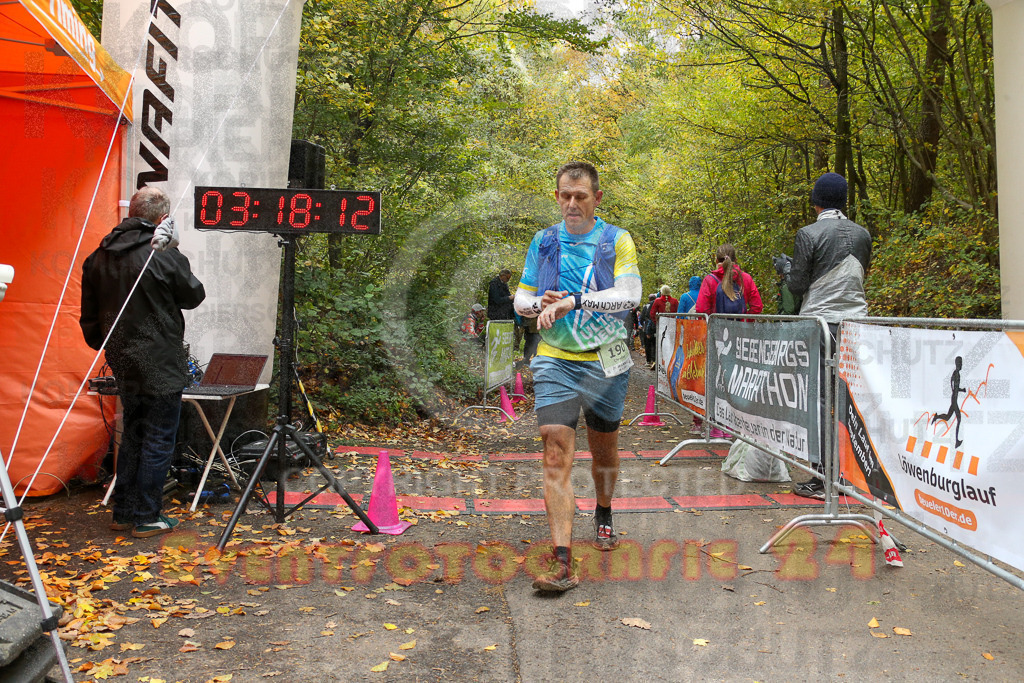 251026_1319_EX1_3204 | Sportfotografie im Rhein-Sieg Kreis, Köln, Bonn, NRW, Rheinland Pfalz, Hessen, etc. Unser Tätigkeitsfeld umfasst den Laufsport vom Volkslauf über den Marathon, Duathlon, Triathon bis zum Ultralauf wie Kölnpfad Ultra oder Schindertrail.