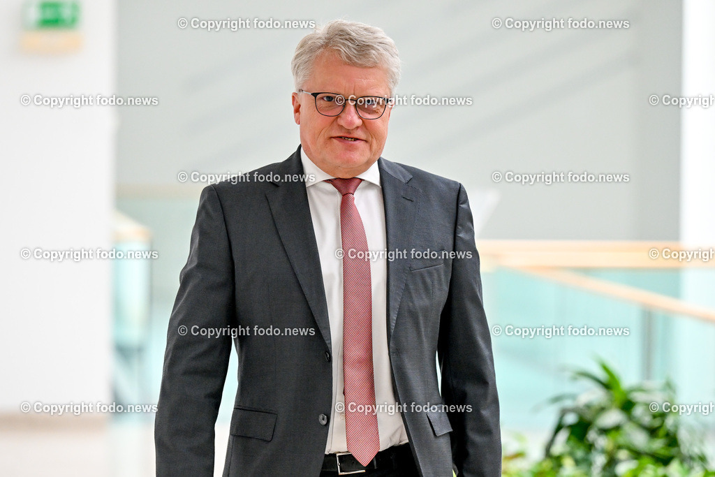 Klaus Luger (SP_ Bgm. der Stadt Linz)_ 10.03.2023-7 | 10.03.2023, Altes Rathaus, AUT, Buergermeister Klaus Luger, im Bild Klaus Luger (SP, Buergermeister der Stadt Linz) 