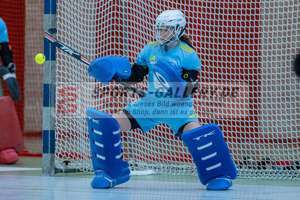 HK_20231217_107647 | 1. Bundesliga Damen Crefelder HC - Düsseldorfer HC  am 17.12.2023 Sporthalle Glockenspitz, Krefeld , Tizia Gross ( Düsseldorfer HC #12 )