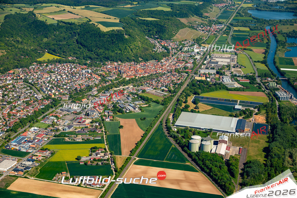Luftaufnahme von Zeil am Main Vs Google Maps- Die Luftaufnahme wurde 2025 vom UL-Flugzeug heraus erstellt ( keine Drohne ) - Hochauflösende Luftaufnahme - für professionelle Ausdrucke geeignet. Die Geschenkidee !Mit Lizenz und Bildrechte bestellbar