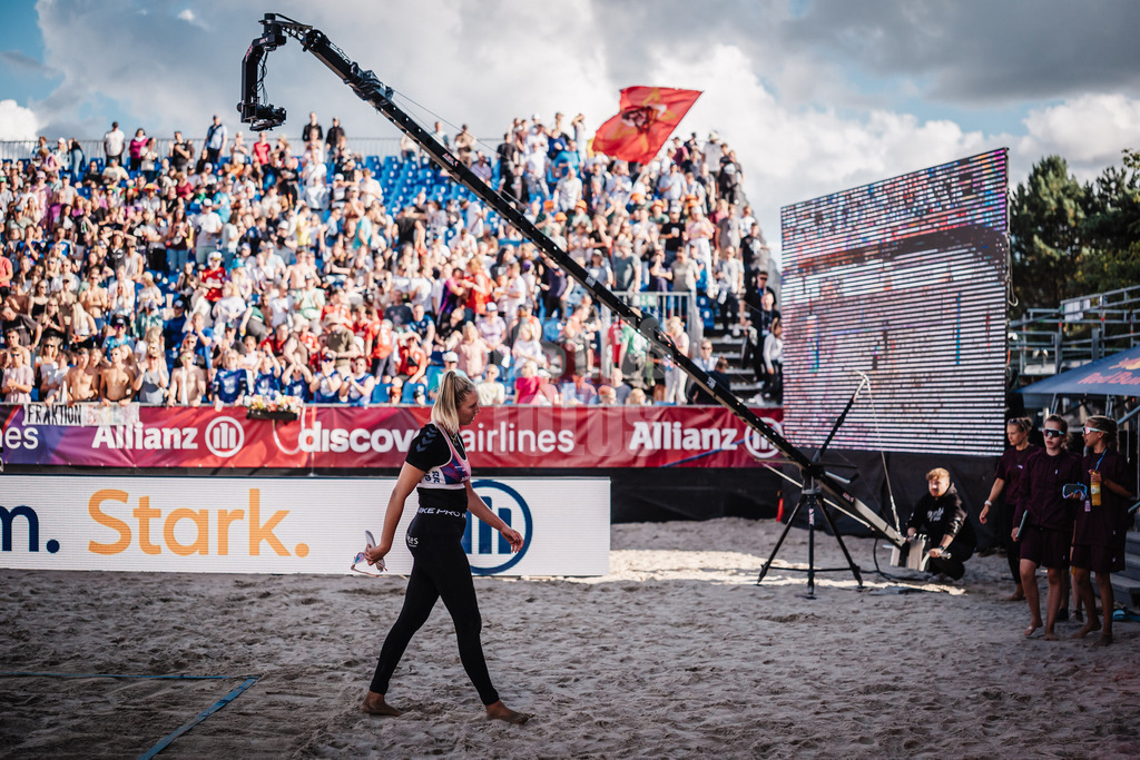Beachvolleyball | Frauen | Deutsche Meisterschaften 2025 Timmendorfer Strand | 05.09.2025 | Chenoa Christ verlässt das Spiel