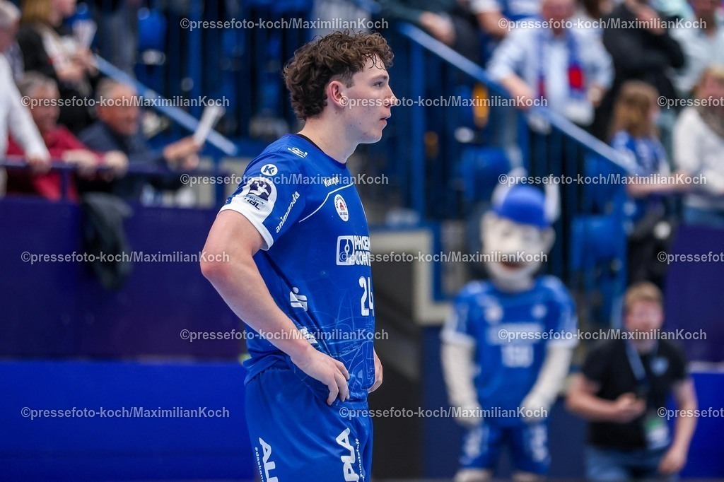xkwix12042602060 | 2026.04.12, xkwix, Handball, HBL, TBV Lemgo Lippe -  Füchse Berlin, PHOENIX CONTACT arena, 28.Spieltag, Saison 2025 / 2026: Joël Willecke (TBV Lemgo Lippe #24) kann es nicht fassen DFB regulations prohibit any use of photographs as image sequences and or quasi-video. Photo: xKamilxWilkowskixPressefotoKochx